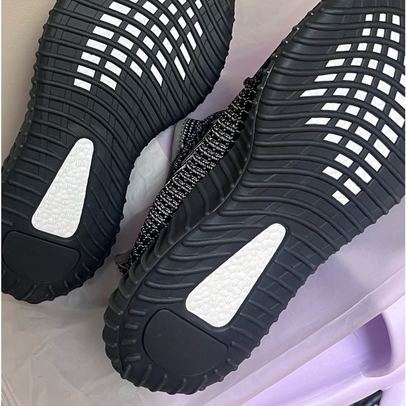 NWT Boost350 Mens 10.5 in Multicolour Purple/Blk - Picture 3 of 5